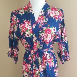 Long floral robe NWOT